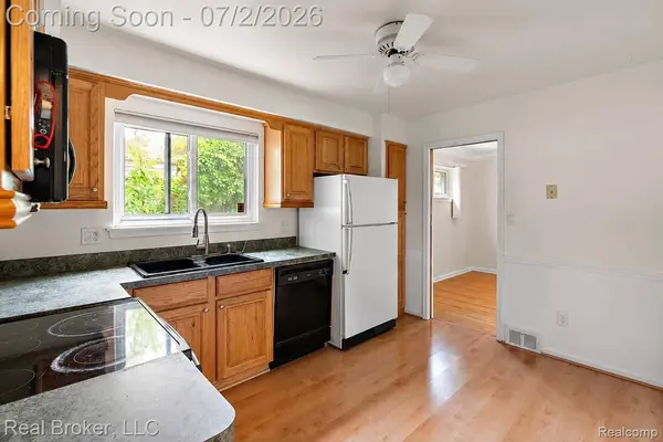 7624 Gary AVE, Westland, MI 48185