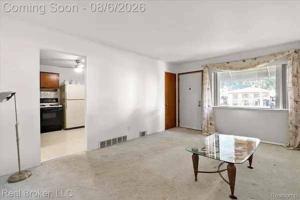 2106 Reo AVE, Lincoln Park, MI 48146