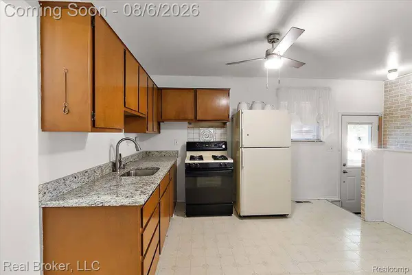 2106 Reo AVE, Lincoln Park, MI 48146
