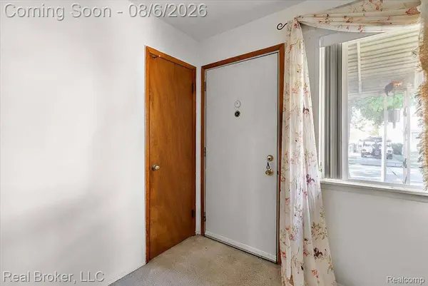 2106 Reo AVE, Lincoln Park, MI 48146