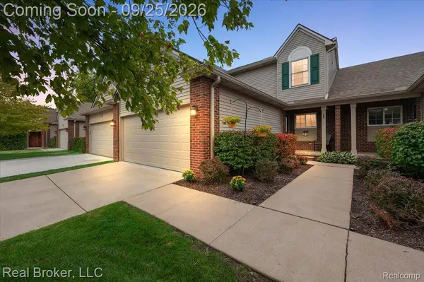 121 Newberry LN