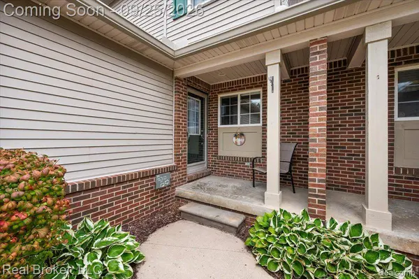 121 Newberry LN, Marion Township, MI 48843
