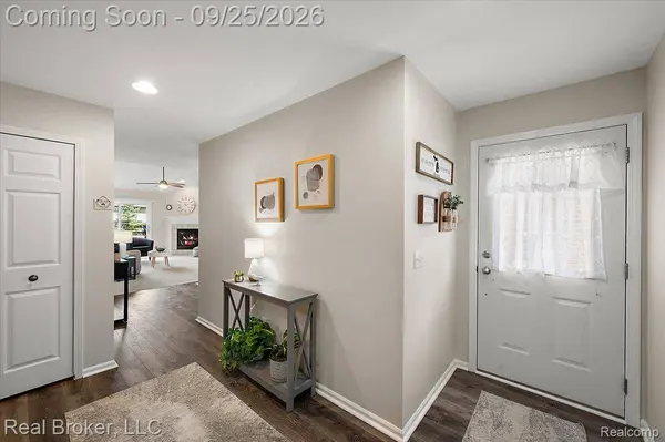 121 Newberry LN, Marion Township, MI 48843