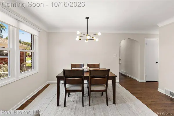 22024 Madison ST, St. Clair Shores, MI 48081