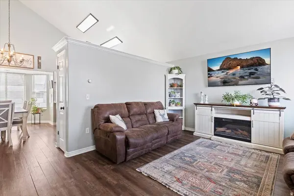 1149 W 1520 N, Clinton, UT 84015