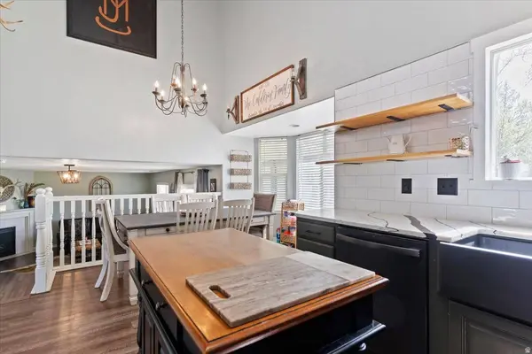 1149 W 1520 N, Clinton, UT 84015