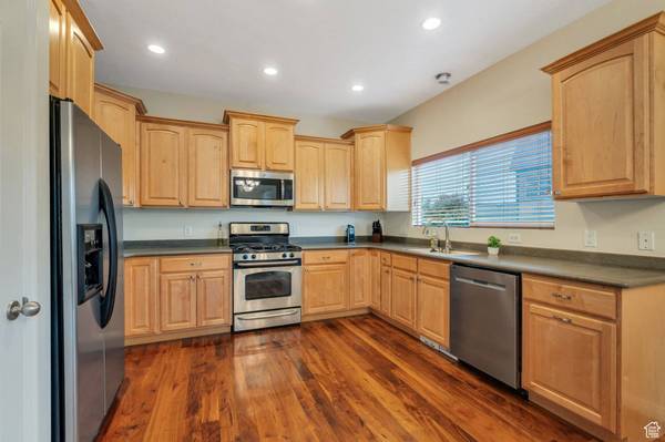 7812 N CRESTWOOD CIR, Eagle Mountain, UT 84005