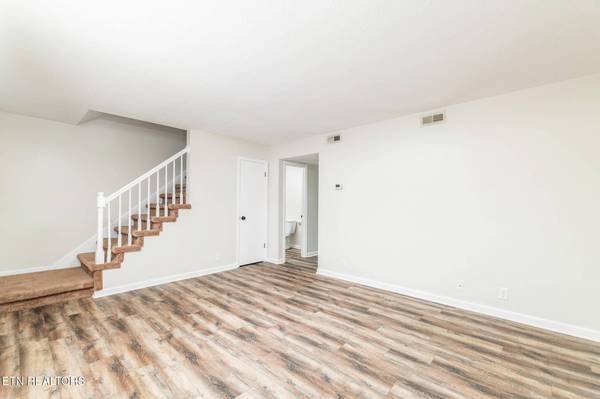 1213 Crest Brook DR, Knoxville, TN 37923