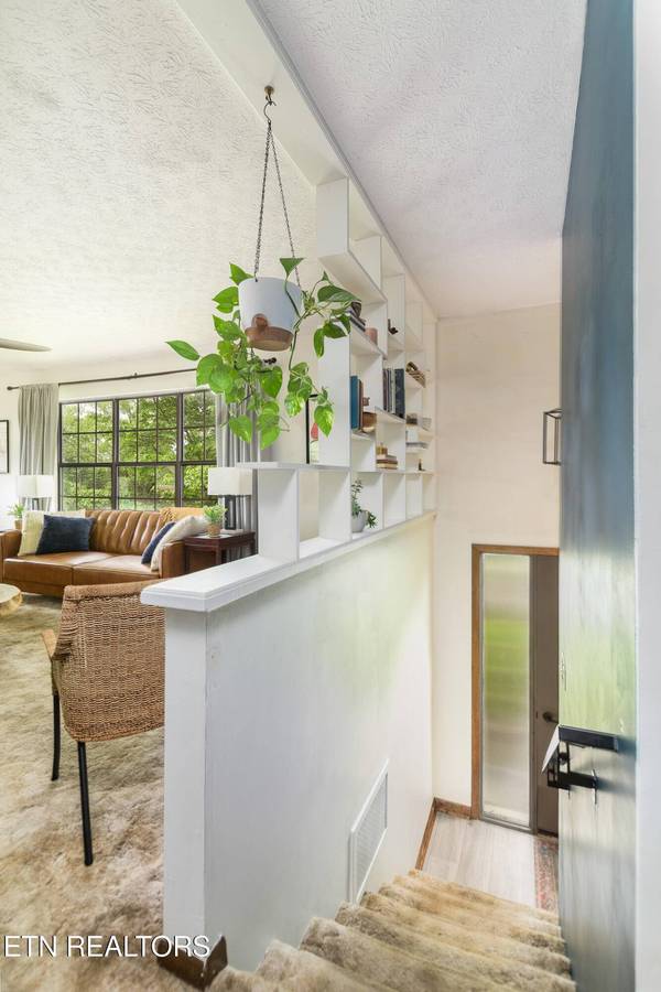 1714 Woodhaven DR, Knoxville, TN 37914