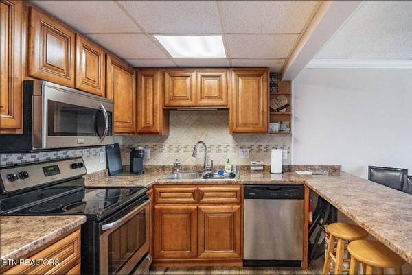 2749 Sullins St, Knoxville, TN 37919