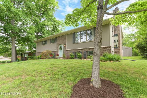 1714 Woodhaven DR, Knoxville, TN 37914