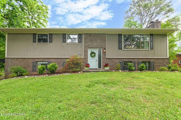 1714 Woodhaven DR, Knoxville, TN 37914