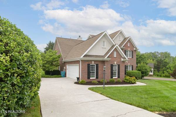 817 Vista Oaks LN, Knoxville, TN 37919