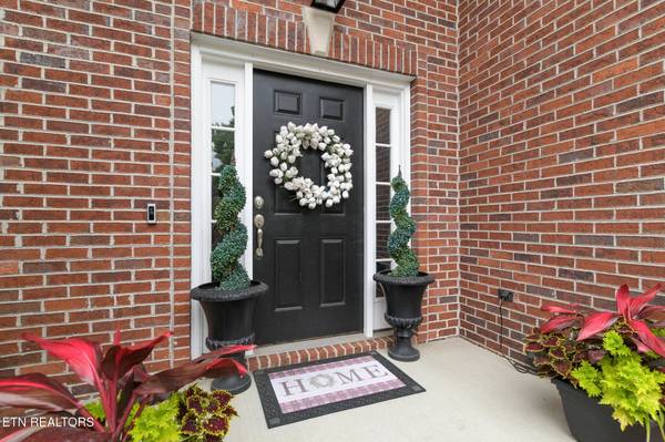 817 Vista Oaks LN, Knoxville, TN 37919