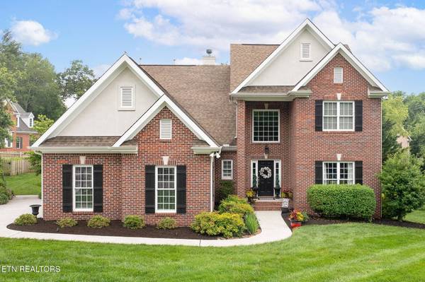 817 Vista Oaks LN, Knoxville, TN 37919