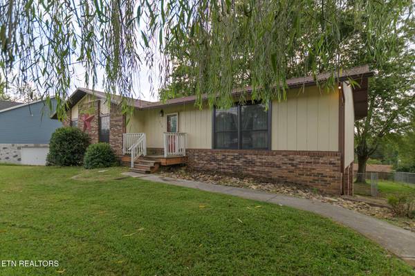 230 Grandview DR, Kodak, TN 37764