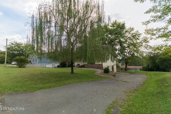 230 Grandview DR, Kodak, TN 37764