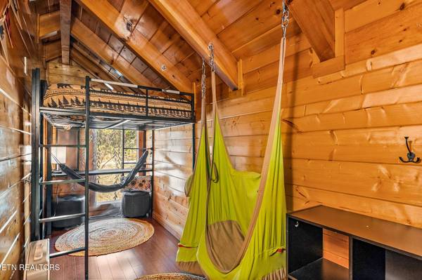 4104 Harvest Moon LN, Sevierville, TN 37862