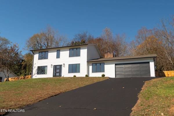 12312 Kings Gate Rd, Knoxville, TN 37934