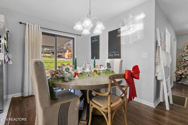 319 Meadowview DR, Harriman, TN 37748