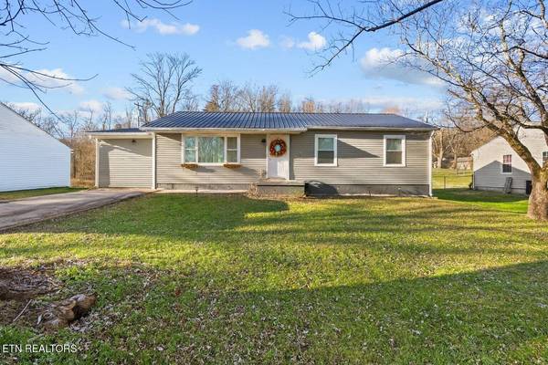319 Meadowview DR, Harriman, TN 37748