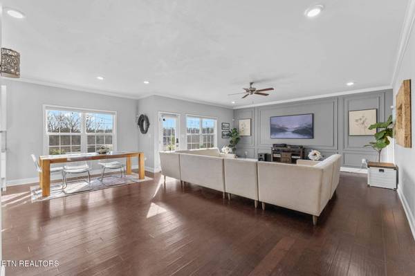 3147 Oakwood Hills LN, Knoxville, TN 37931