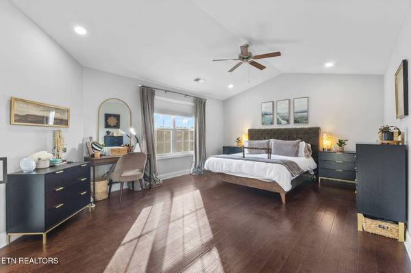 3147 Oakwood Hills LN, Knoxville, TN 37931