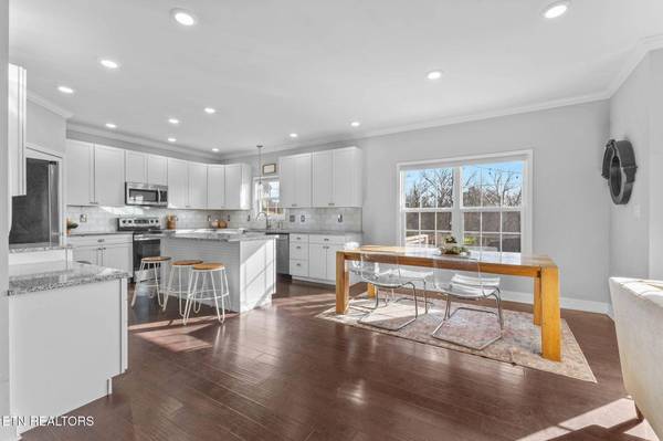 3147 Oakwood Hills LN, Knoxville, TN 37931