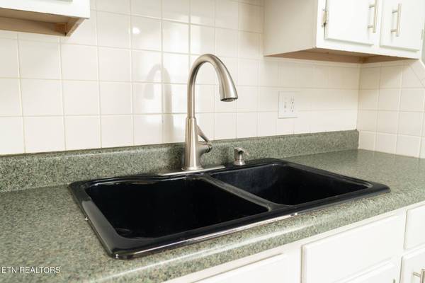 604 Fernwood Rd, Knoxville, TN 37923