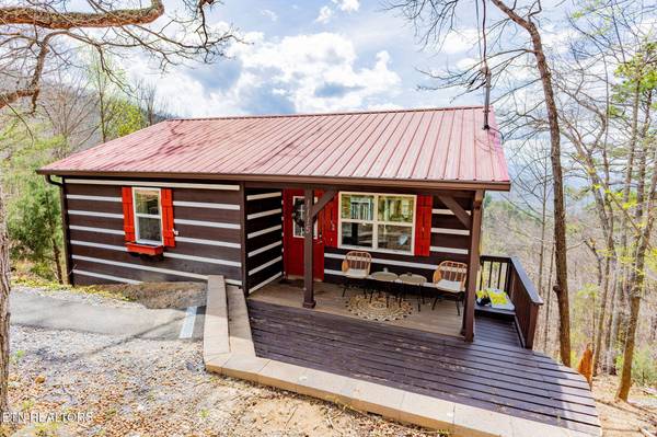 1115 Red Maple LN, Sevierville, TN 37876