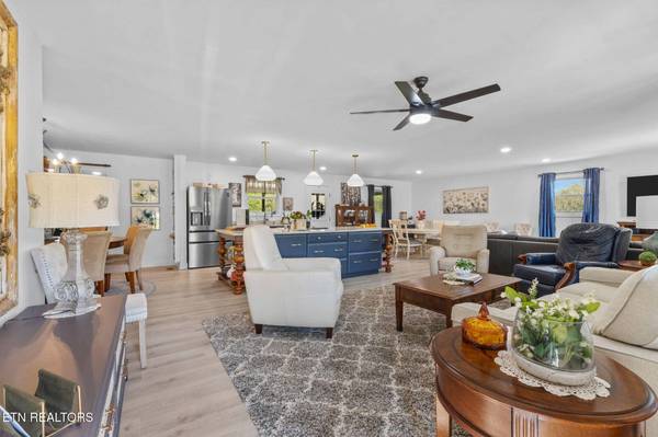 6414 Pine Grove Rd, Knoxville, TN 37914