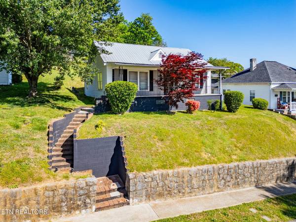 517 2nd Ave, Lenoir City, TN 37771