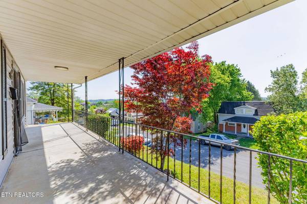517 2nd Ave, Lenoir City, TN 37771