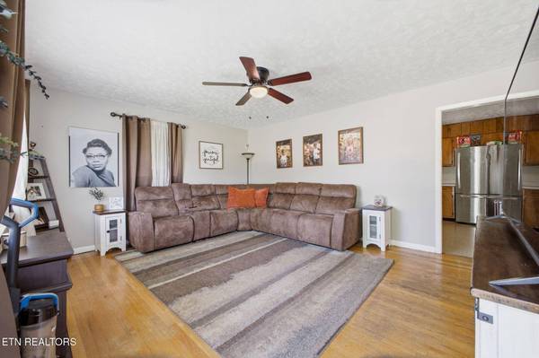7295 Briarwood DR, Talbott, TN 37877