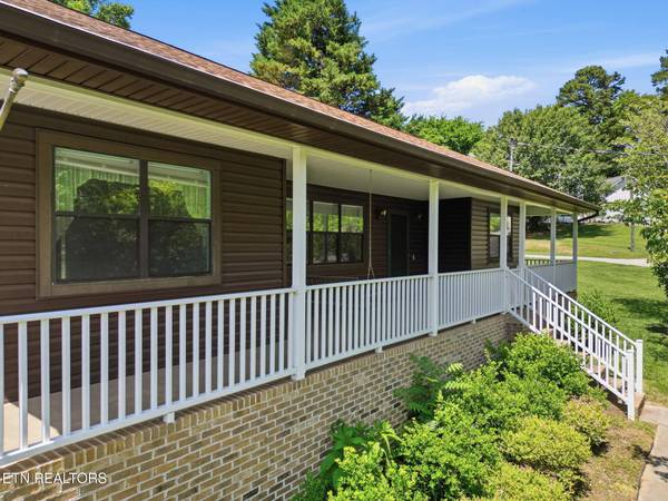 2112 Pine Meade Rd, Knoxville, TN 37923
