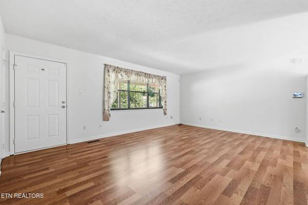 2112 Pine Meade Rd, Knoxville, TN 37923
