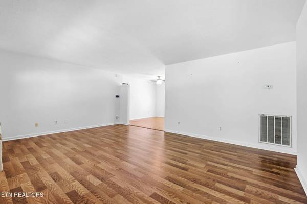 2112 Pine Meade Rd, Knoxville, TN 37923