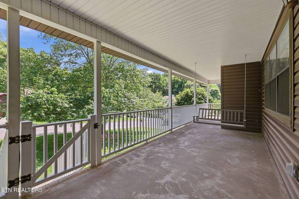 2112 Pine Meade Rd, Knoxville, TN 37923