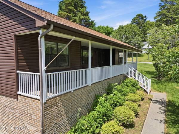 2112 Pine Meade Rd, Knoxville, TN 37923