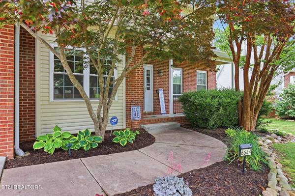 6644 Creekhead DR, Knoxville, TN 37909