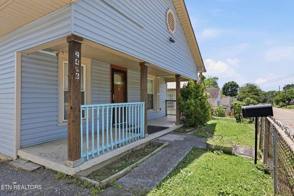 2446 Brown Ave, Knoxville, TN 37917