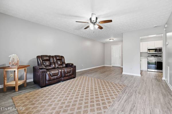 5516 Emory Rd, Powell, TN 37849