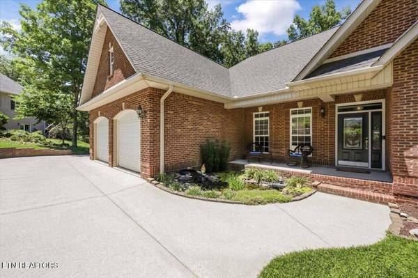 103 Winchester CIR, Oak Ridge, TN 37830