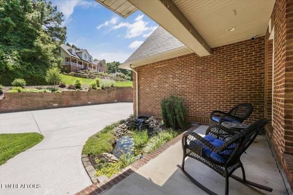 103 Winchester CIR, Oak Ridge, TN 37830