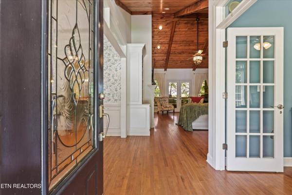 103 Winchester CIR, Oak Ridge, TN 37830