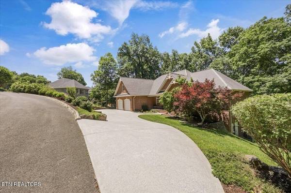 103 Winchester CIR, Oak Ridge, TN 37830