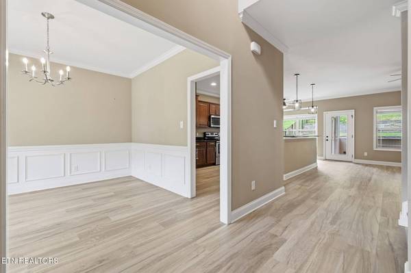 1230 Peake LN, Knoxville, TN 37922