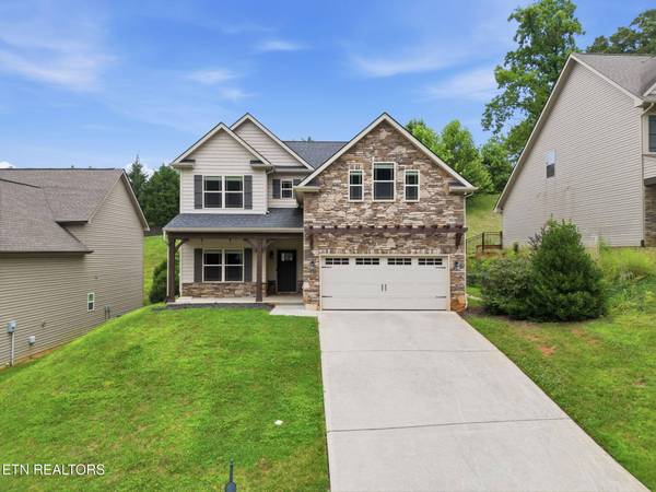 1230 Peake LN, Knoxville, TN 37922