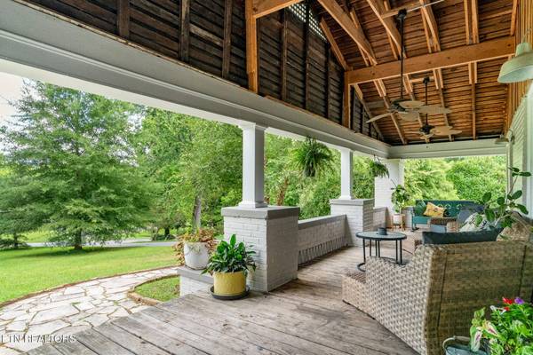 2516 Maple DR, Knoxville, TN 37918