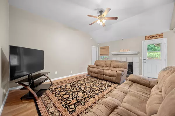 7200 Wardman DR, Del Valle, TX 78617